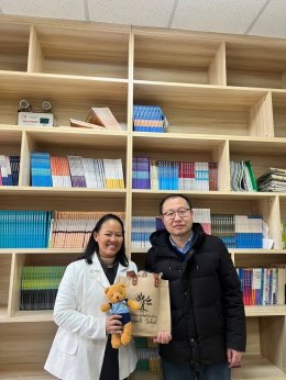 ดร.นาฎฤดี จิตรรังสรรค์ รองประธานหอการค้าจังหวัดฉะเชิงเทรา ประธานคณะทำงานโครงการความร่วมมือระหว่างประเทศไทยและประเทศจีน โครงการทุนการศึกษาสำหรับศึกษาต่อ ณ ประเทศจีน เดินทางไปมหาวิทยาลัยชื่อ Hefei University มณฑลอานฮุย Anhui ประเทศจีน เพื่อเข้าพบผู้บริหารใน