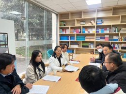 ดร.นาฎฤดี จิตรรังสรรค์ รองประธานหอการค้าจังหวัดฉะเชิงเทรา ประธานคณะทำงานโครงการความร่วมมือระหว่างประเทศไทยและประเทศจีน โครงการทุนการศึกษาสำหรับศึกษาต่อ ณ ประเทศจีน เดินทางไปมหาวิทยาลัยชื่อ Hefei University มณฑลอานฮุย Anhui ประเทศจีน เพื่อเข้าพบผู้บริหารใน