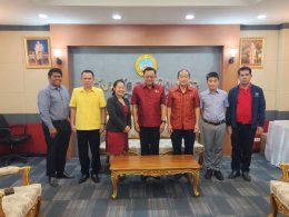 หอการค้าจังหวัดฉะเชิงเทรา ร่วมกับ ศึกษาธิการจังหวัดฉะเชิงเทรา เข้าพบ นายชลธี ยังตรง ผู้ว่าราชการจังหวัดฉะเชิงเทรา เพื่อแจ้งการดำเนินโครงการส่งเสริมทุนการศึกษาต่อในระดับปริญญาตรี ณ วิทยาลัย Hefei และมหาวิทยาลัย Anhui ประเทศจีน ให้กับนักเรียนในจังหวัดฉะเชิง