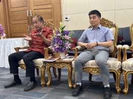 หอการค้าจังหวัดฉะเชิงเทรา ร่วมกับ ศึกษาธิการจังหวัดฉะเชิงเทรา เข้าพบ นายชลธี ยังตรง ผู้ว่าราชการจังหวัดฉะเชิงเทรา เพื่อแจ้งการดำเนินโครงการส่งเสริมทุนการศึกษาต่อในระดับปริญญาตรี ณ วิทยาลัย Hefei และมหาวิทยาลัย Anhui ประเทศจีน ให้กับนักเรียนในจังหวัดฉะเชิง