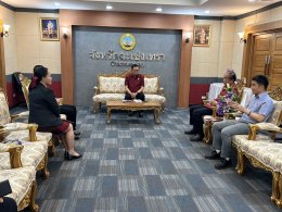 หอการค้าจังหวัดฉะเชิงเทรา ร่วมกับ ศึกษาธิการจังหวัดฉะเชิงเทรา เข้าพบ นายชลธี ยังตรง ผู้ว่าราชการจังหวัดฉะเชิงเทรา เพื่อแจ้งการดำเนินโครงการส่งเสริมทุนการศึกษาต่อในระดับปริญญาตรี ณ วิทยาลัย Hefei และมหาวิทยาลัย Anhui ประเทศจีน ให้กับนักเรียนในจังหวัดฉะเชิง