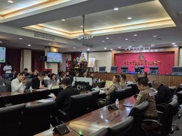 วันพุธที่ 19 สิงหาคม 2569 เวลา 11.00 น. ณ ห้องประชุมมรุพงษ์ศิริพัฒน์ ชั้น 4 ศาลากลางจังหวัดฉะเชิงเทรา นายยุทธนา มาตเจือ ประธานหอการค้าจังหวัดฉะเชิงเทรา พร้อมคณะ ประชุม เรื่องขอใช้พื้นที่ สนามยิงปืน ค่ายศรีโสธร จัดกิจกรรมวิ่ง  Zero  CO2  Chachoengsao Run 2