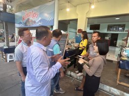 วันที่ 21 มิถุนายน 2567 เวลา 17.00 น. คณะกรรมการหอการค้าฯ ร่วมลงพื้นที่ เชิญคนในพื้นที่ ประชุมประชาคม โครงการจัดตั้งศูนย์จำหน่ายสินค้าเกษตรปลอดภัย ณ พื้นที่ สปก. ฉะเชิงเทรา 