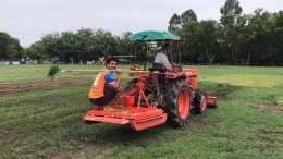 สต๊าฟและนักเตะปราจีนบุรีซิตี้ นำรายได้จากการจำหน่ายเสื้อแข่งขัน และของที่ระลึกมาปรับปรุงสนามแข่งขัน