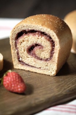 VEGAN JOB'S TEAR STRAWBERRY ROLL