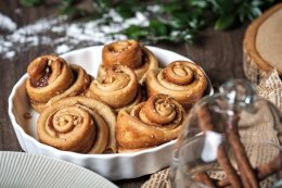 VEGAN CINNAMON ROLL