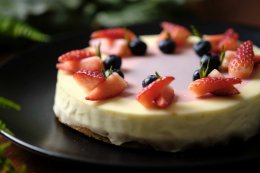 GREEK YOGURT CHEESECAKE 