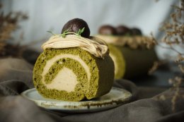 MATCHA CHESTNUT ROLL 