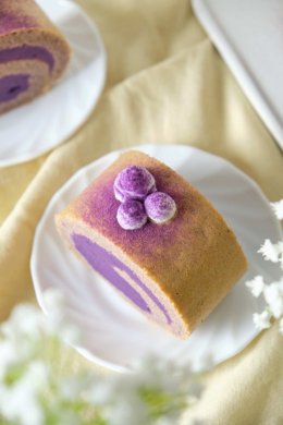 PURPLE SWEET POTATO CAKE ROLL 