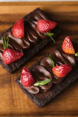 VEGAN DARK CHOCOLATE TART 