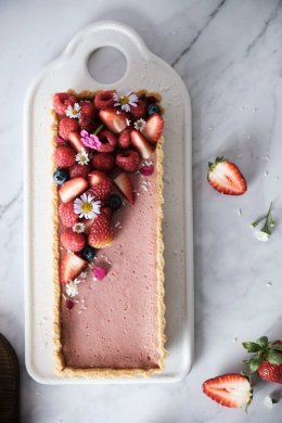 VEGAN TOFU STRAWBERRY CHEESE TART