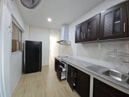 งานต่อเติมห้องครัวหลังบ้าน ติดตั้งชุดเคาน์เตอร์ครัว