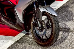 All New Yamaha AEROX ขึ้นชื่อว่า All New มันก็ต้องมีอะไรที่ ใหม่ แบบไม่ธรรมดาแน่นอน!!!