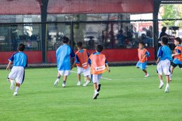 ยามาฮ่าส่งต่อโอกาสเพื่ออนาคต มอบอุปกรณ์กีฬาการเรียน พร้อมเสริมทักษะฟุตบอลให้เยาวชนบ้านปากเกร็ด