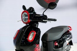 เด็กใหม่บุกบูทยามาฮ่าเปิดจักรวาลยูนีคเวิร์ส โชว์ความเป็นตัวเองกับมอเตอร์ไซค์สุดเทรนดี้ YAMAHA FAZZIO HYBRID #คันใหม่ถูกใจโน๊ะ!