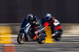 All New Yamaha NMAX Tech Max VS All New Yamaha AEROX 2025