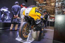 Yamaha XSR900 GP สปอร์ตเน็คเก็ตสไตล์ Heritage
