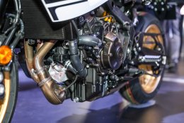 Yamaha XSR900 GP สปอร์ตเน็คเก็ตสไตล์ Heritage