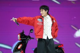 เด็กใหม่บุกบูทยามาฮ่าเปิดจักรวาลยูนีคเวิร์ส โชว์ความเป็นตัวเองกับมอเตอร์ไซค์สุดเทรนดี้ YAMAHA FAZZIO HYBRID #คันใหม่ถูกใจโน๊ะ!