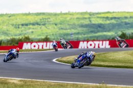 YAMAHA YZF-R9 เบิ้ลโพเดียม ออโตโดรม โมสต์ ออนจู ควง มายาส คว้าอันดับ 2-3 เวิลด์ ซูเปอร์สปอร์ต