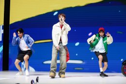 เด็กใหม่บุกบูทยามาฮ่าเปิดจักรวาลยูนีคเวิร์ส โชว์ความเป็นตัวเองกับมอเตอร์ไซค์สุดเทรนดี้ YAMAHA FAZZIO HYBRID #คันใหม่ถูกใจโน๊ะ!