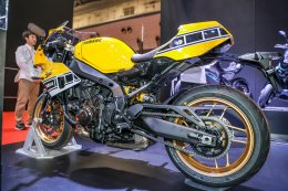 Yamaha XSR900 GP สปอร์ตเน็คเก็ตสไตล์ Heritage