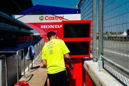 "เอฟไอเอ็ม" ไฟเขียวเปิดตู้รถแข่งโมโตจีพี "มาร์เกซ" นำทัพประเดิมแทร็ก เตรียมพร้อม "พรี-ซีซั่น เทสต์" สุดสัปดาห์นี้!