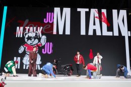 เด็กใหม่บุกบูทยามาฮ่าเปิดจักรวาลยูนีคเวิร์ส โชว์ความเป็นตัวเองกับมอเตอร์ไซค์สุดเทรนดี้ YAMAHA FAZZIO HYBRID #คันใหม่ถูกใจโน๊ะ!