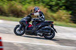 All New Yamaha NMAX Tech Max VS All New Yamaha AEROX 2025