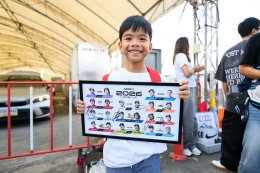 สัมผัสใกล้ชิด! เหล่านักบิด MotoGP เซอร์วิสแฟนคลับฉ่ำ ก่อนปิดฉากวันซ้อมสุดท้ายที่บุรีรัมย์