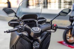 NEW YAMAHA XMAX TECH MAX 2026 Premium Smart Scooter