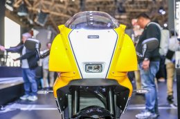 Yamaha XSR900 GP สปอร์ตเน็คเก็ตสไตล์ Heritage