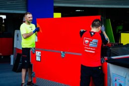 "เอฟไอเอ็ม" ไฟเขียวเปิดตู้รถแข่งโมโตจีพี "มาร์เกซ" นำทัพประเดิมแทร็ก เตรียมพร้อม "พรี-ซีซั่น เทสต์" สุดสัปดาห์นี้!