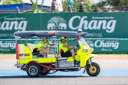 โมโตจีพี ประเทศไทย ทำถึง! ดวล ตุ๊กตุ๊ก กรังด์ปรีซ์ สร้างภาพจำสุดฮา กระหึ่มทั่วโลก