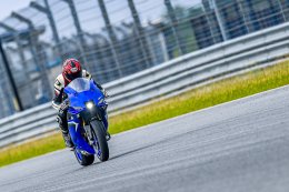 รีวิว Yamaha R9 ซูเปอร์สปอร์ตยุคใหม่ สมรรถนะที่พร้อมมอบความตื่นเต้นเร้าใจในทันที