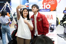 เด็กใหม่บุกบูทยามาฮ่าเปิดจักรวาลยูนีคเวิร์ส โชว์ความเป็นตัวเองกับมอเตอร์ไซค์สุดเทรนดี้ YAMAHA FAZZIO HYBRID #คันใหม่ถูกใจโน๊ะ!