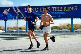 "เอฟไอเอ็ม" ไฟเขียวเปิดตู้รถแข่งโมโตจีพี "มาร์เกซ" นำทัพประเดิมแทร็ก เตรียมพร้อม "พรี-ซีซั่น เทสต์" สุดสัปดาห์นี้!