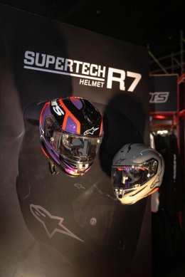 เพซแม็กซ์ มอเตอร์สปอร์ต เปิดตัวหมวกกันน็อค Alpinestars "Supertech R7 และ SM3" ครั้งแรกในไทย ยกทัพแบรนด์ระดับโลกบุกงาน IMPACT Speed Fest