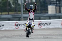 NEXZTER BRIC Superbike ดวลเดือด! "แสตมป์" คว้าชัยรุ่นใหญ่ เบนซ์ เรซซิ่ง ผงาดแชมป์สนาม 3