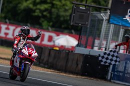 เปิดซีซั่นเดือด! NEXZTER BRIC Superbike 2026 "มิกซ์-ธนัช" พลิกเฉือนนักบิดโมโตทูประเดิมชัยสนามแรก
