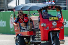 โมโตจีพี ประเทศไทย ทำถึง! ดวล ตุ๊กตุ๊ก กรังด์ปรีซ์ สร้างภาพจำสุดฮา กระหึ่มทั่วโลก