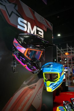 เพซแม็กซ์ มอเตอร์สปอร์ต เปิดตัวหมวกกันน็อค Alpinestars "Supertech R7 และ SM3" ครั้งแรกในไทย ยกทัพแบรนด์ระดับโลกบุกงาน IMPACT Speed Fest