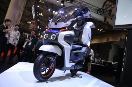 ก้าวใหม่ของ YAMAHA เปิดตัว H2 Buddy Porter Concept ต้นแบบสกู๊ตเตอร์พลังไฮโดรเจน ขับเคลื่อนอนาคตอย่างยั่งยืน