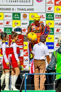 เติ้ล-พีระพงษ์ นักบิดไทยคนแรก!!! ที่คว้าชัยชนะรุ่น UB150-Underbone 150cc ศึกชิงแชมป์เอเชีย