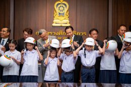 ไทยยามาฮ่าฉลอง 60 ปี ส่งมอบหมวกนิรภัยที่ได้มาตรฐาน จำนวน 7,700 ใบ มูลค่ากว่า 2.7 ล้านบาท ให้โรงเรียนประถมศึกษาทั่วประเทศ