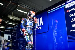 นักบิดไทยยามาฮ่าโชว์ฟอร์มดี! จั่วหัวอันดับ 1-2 ศึกชิงแชมป์เอเชียสนามสุดท้าย แสตมป์  อภิวัฒน์ เต็งแชมป์ รั้งตำแหน่งผู้นำเวลารอบซ้อม โฟลท  รัฐพงษ์ คัมแบ็กร้อนแรงกดเวลาซ้อมรองจ่าฝูง