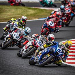 ออนจู ฟอร์มโหด ! ควบ YAMAHA YZF-R9 ผงาดแชมป์เรซ 2 WorldSSP สาธารณรัฐเช็ก