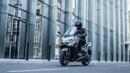 New YAMAHA TMAX 2025 พรีเมี่ยมบิ๊กสกู๊ตเตอร์โฉมใหม่ ยกระดับความหรูหรา