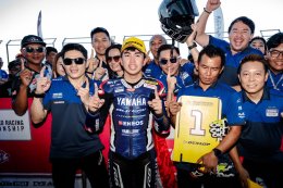 เพลงชาติไทย กระหึ่ม ! ไอเดีย-กฤตภัทร คว้าชัยเรซ 2 ศึกเอเชีย โร้ด รุ่น 250