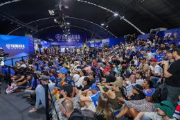 ยามาฮ่าพา 3 นักแข่งไทยร่วมกิจกรรมสุดเอ็กซ์คลูซีฟ กระทบไหล่แฟนความเร็วอย่างใกล้ชิดที่ YamahaGP Pavilion